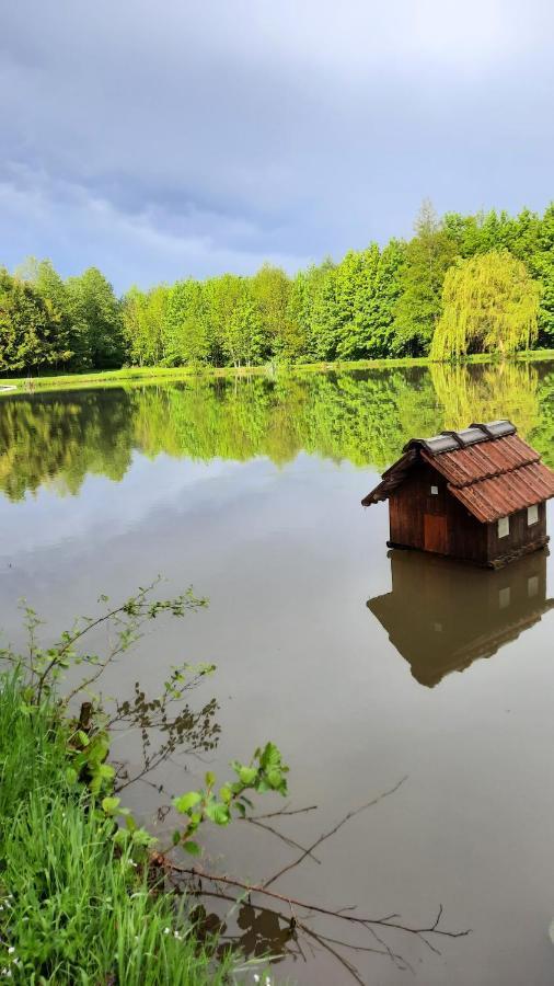Les Etangs Du Moulin D'Harcy Bed and Breakfast Lonny Exteriör bild